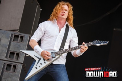 Yes the rug matches....